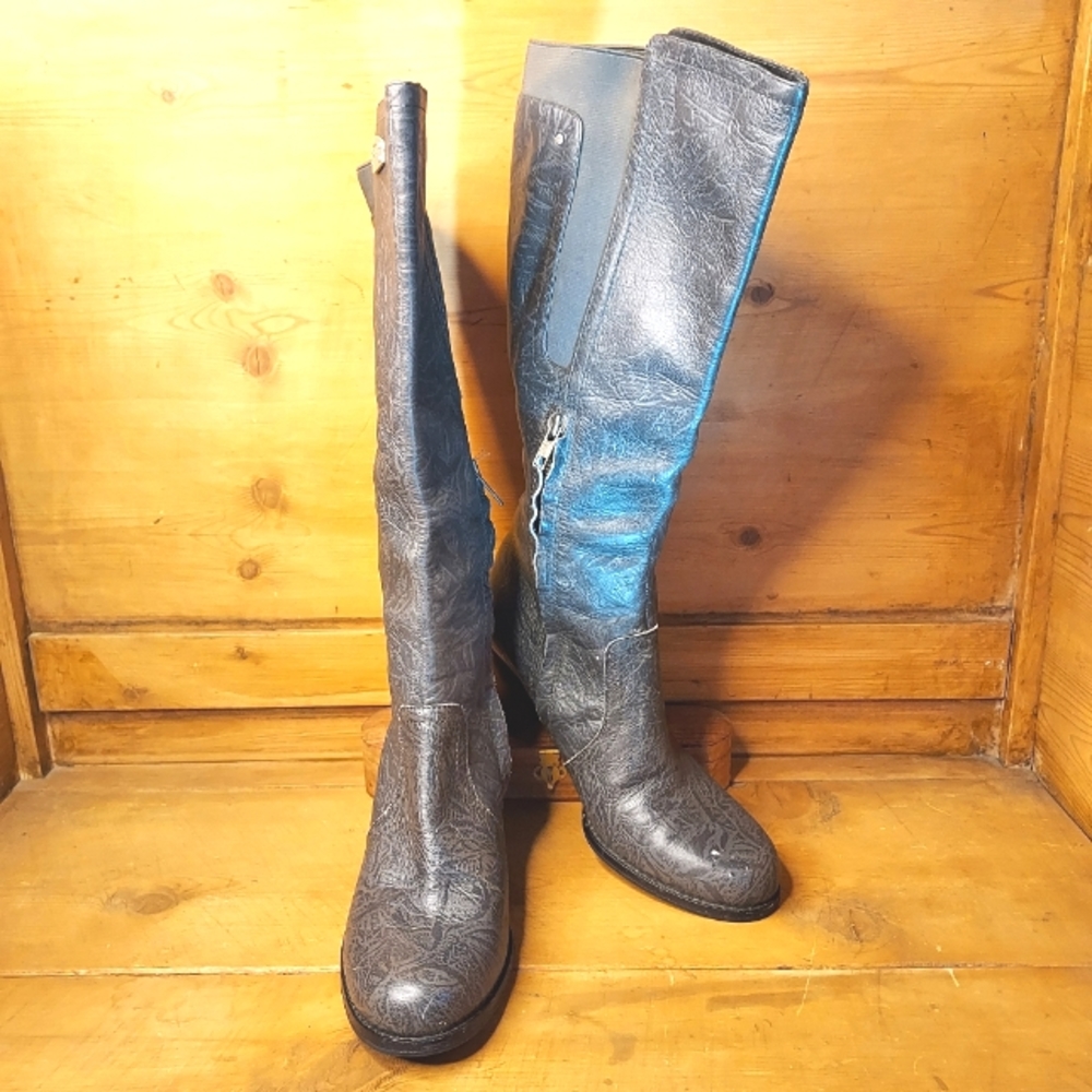 UGG Gray Textured Boots 8.5